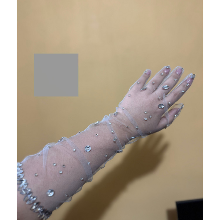 دستکش توری بلندنگین دار