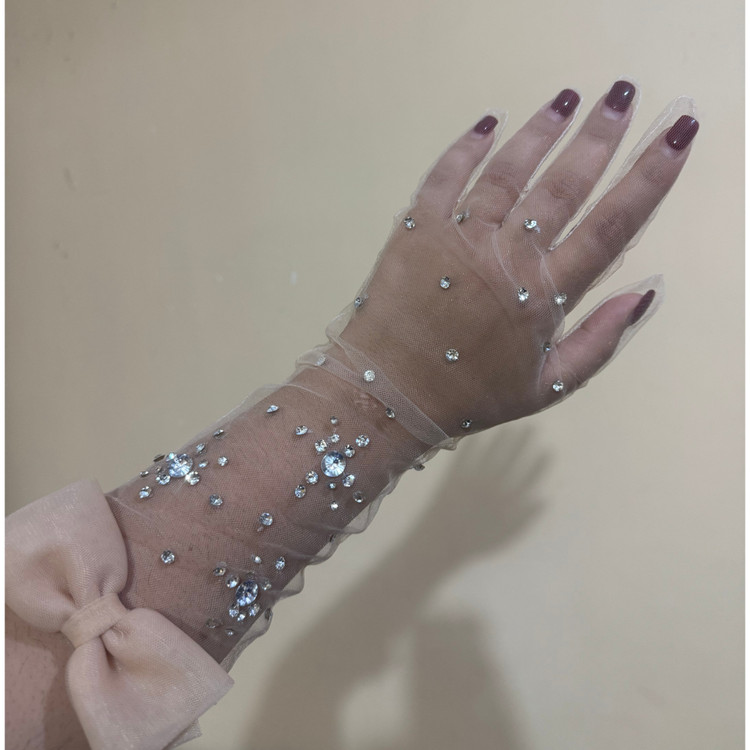دستکش توری بلندرنگ کرمی نگین دار