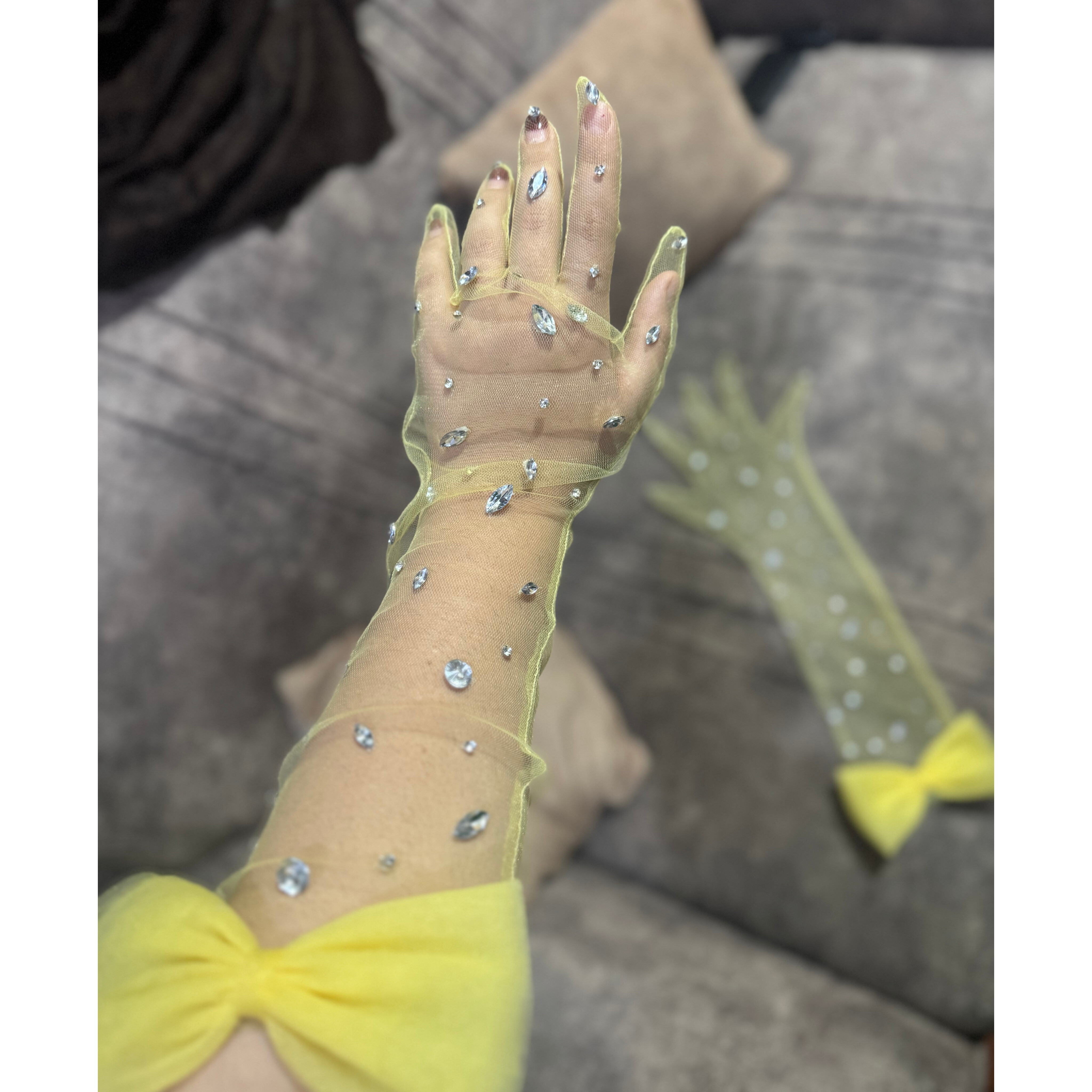 دستکش توری بلندنگین دار رنگ زرد کره ای